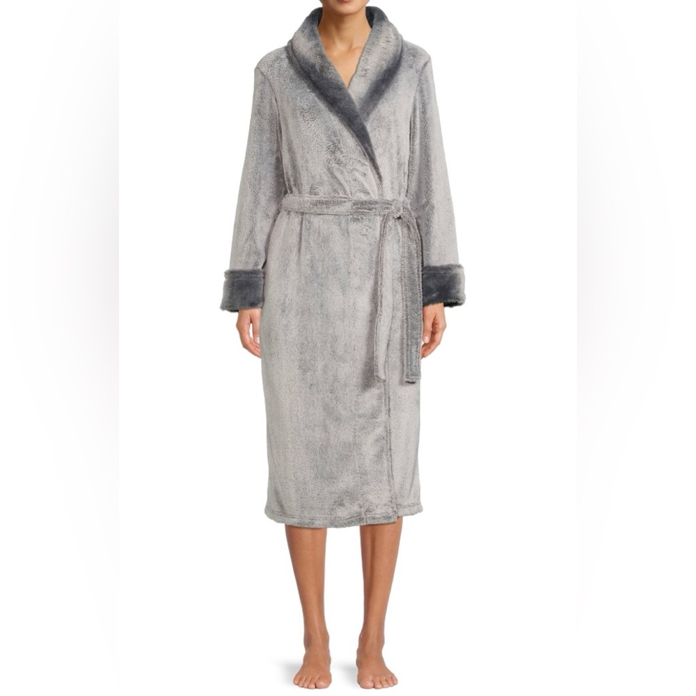 NWT Secret Treasures Superminky Sleep Robe